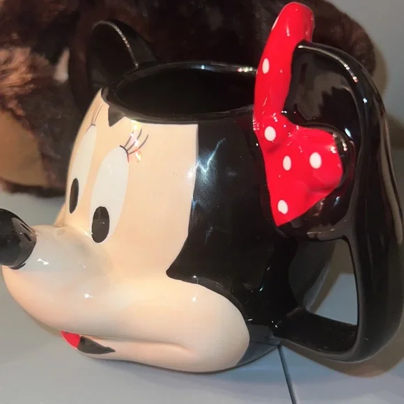 DISNEY MINNIE MOUSE CUP - Picture 2 of 3